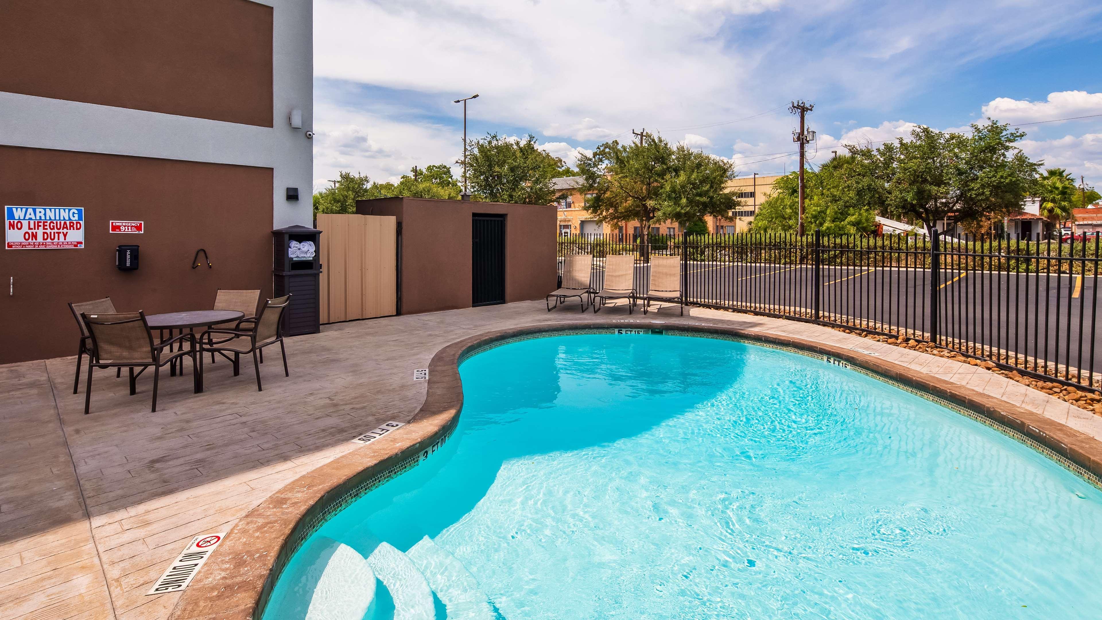 Best Western Plus Madison-Huntsville Hotel Bagian luar foto